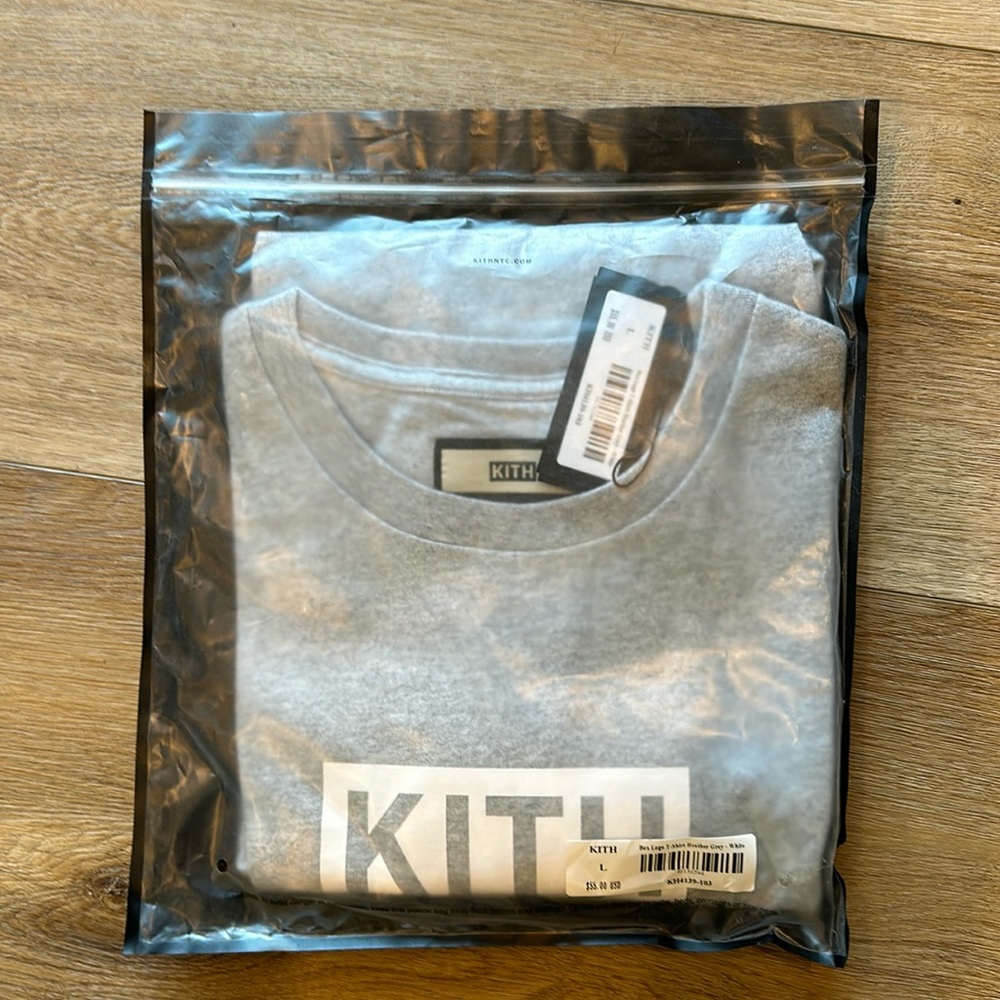 Kith box logo T / size Large